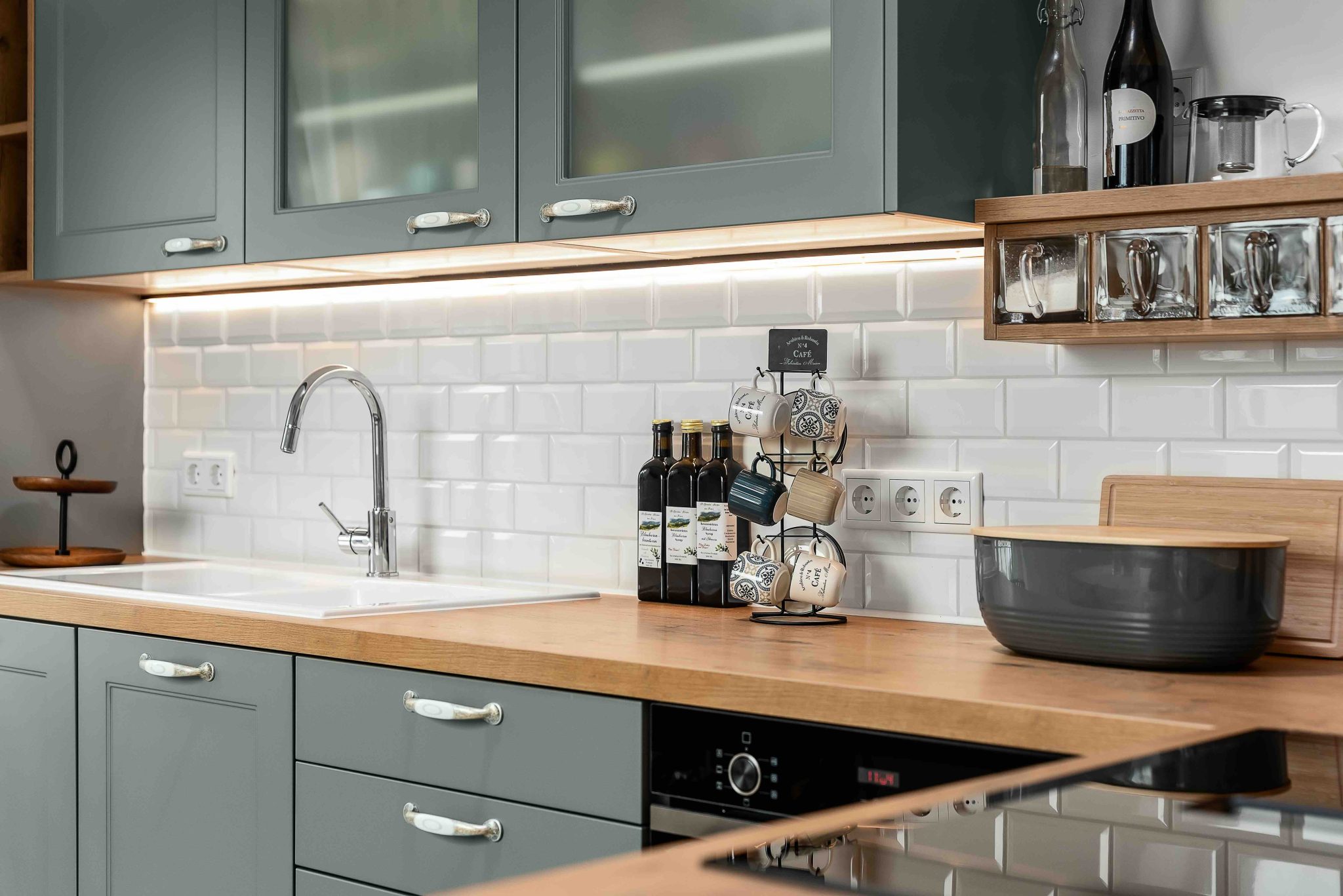 Kuhinja u seoskom stilu u malom prostoru, Fjord Green Classico